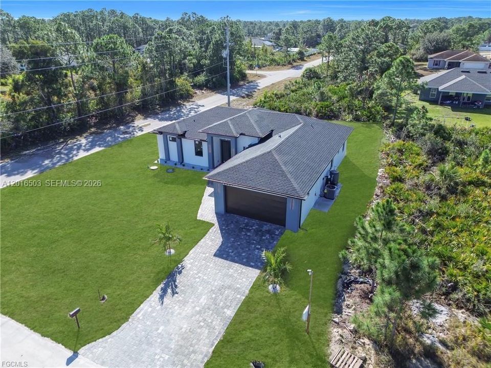 En Venta: $384,900 (4 camas, 3 baños, 1778 Pies cuadrados)