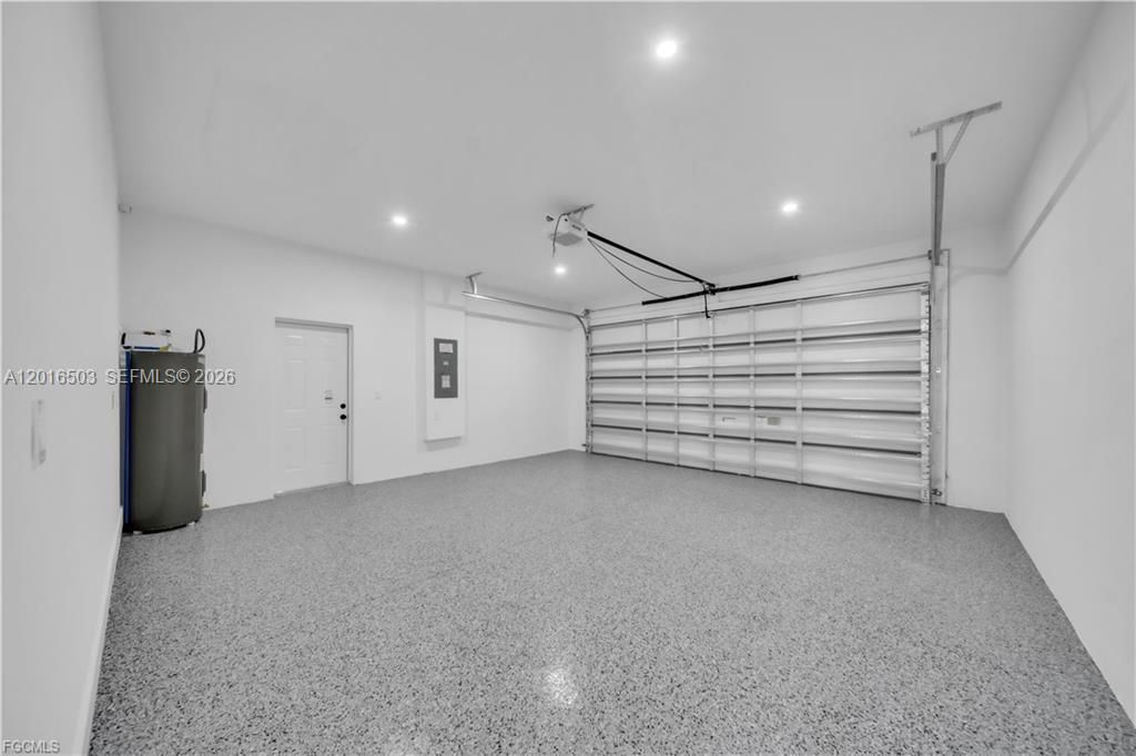 En Venta: $384,900 (4 camas, 3 baños, 1778 Pies cuadrados)