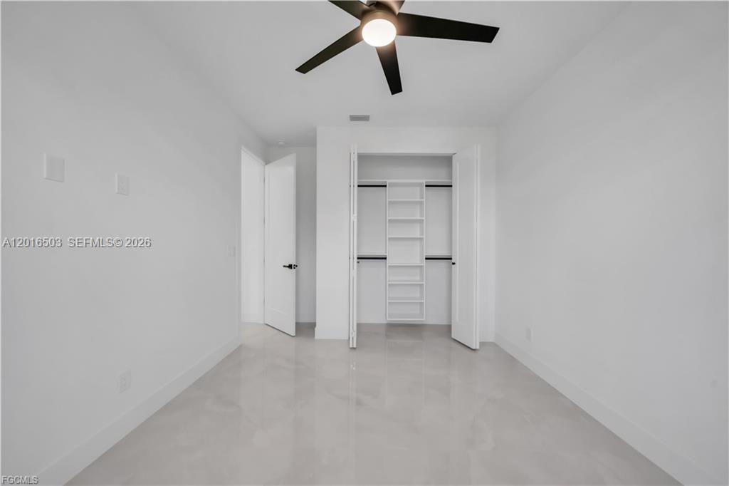 En Venta: $384,900 (4 camas, 3 baños, 1778 Pies cuadrados)