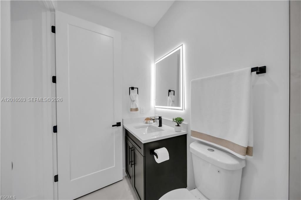 En Venta: $384,900 (4 camas, 3 baños, 1778 Pies cuadrados)