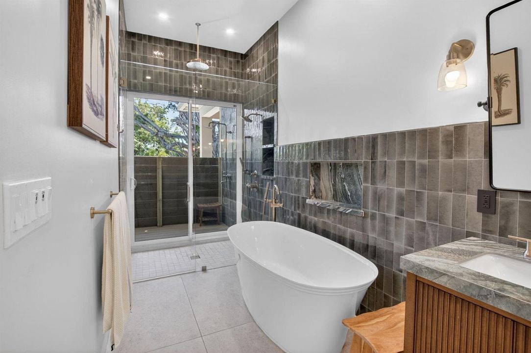 Primary Bath Tub