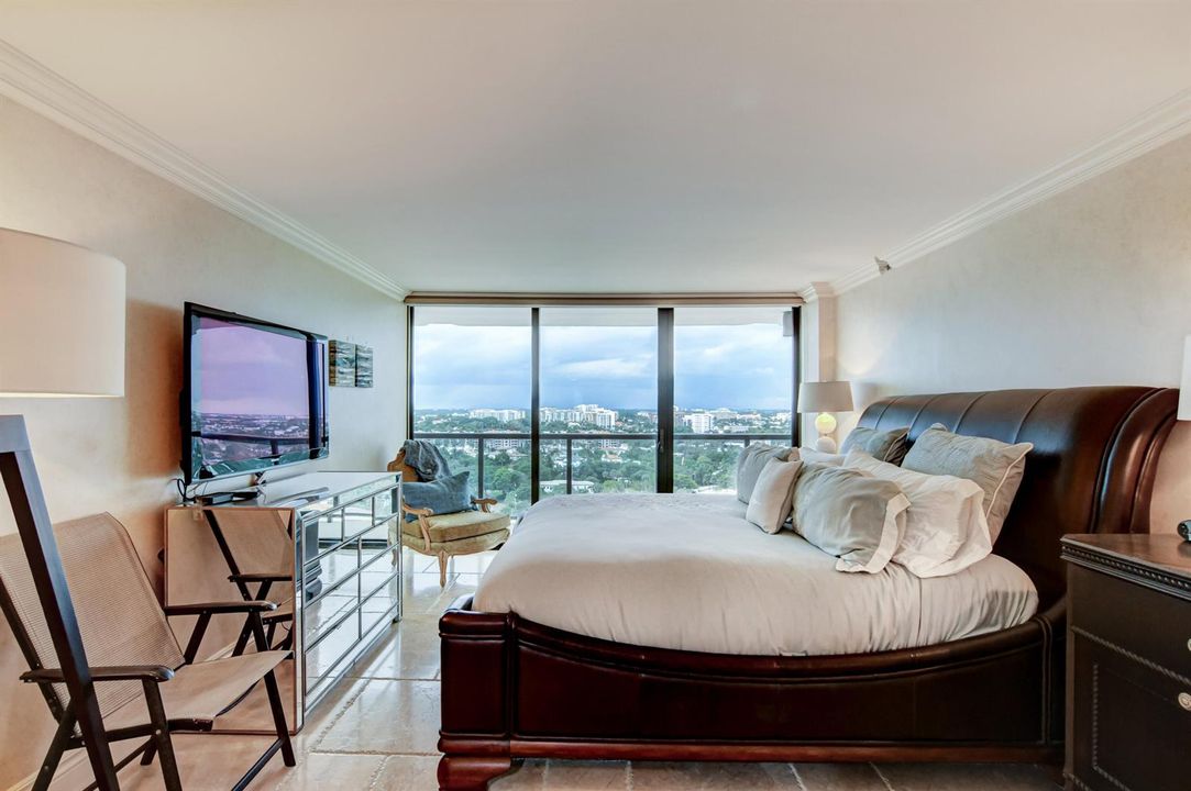 Main Bedroom Suite