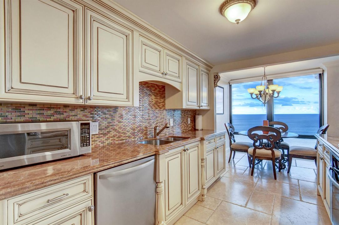 Large Kitchen