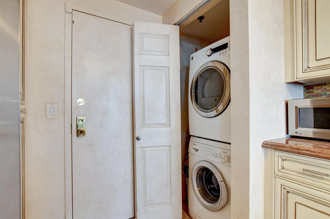 Full Size Washer & Dryer