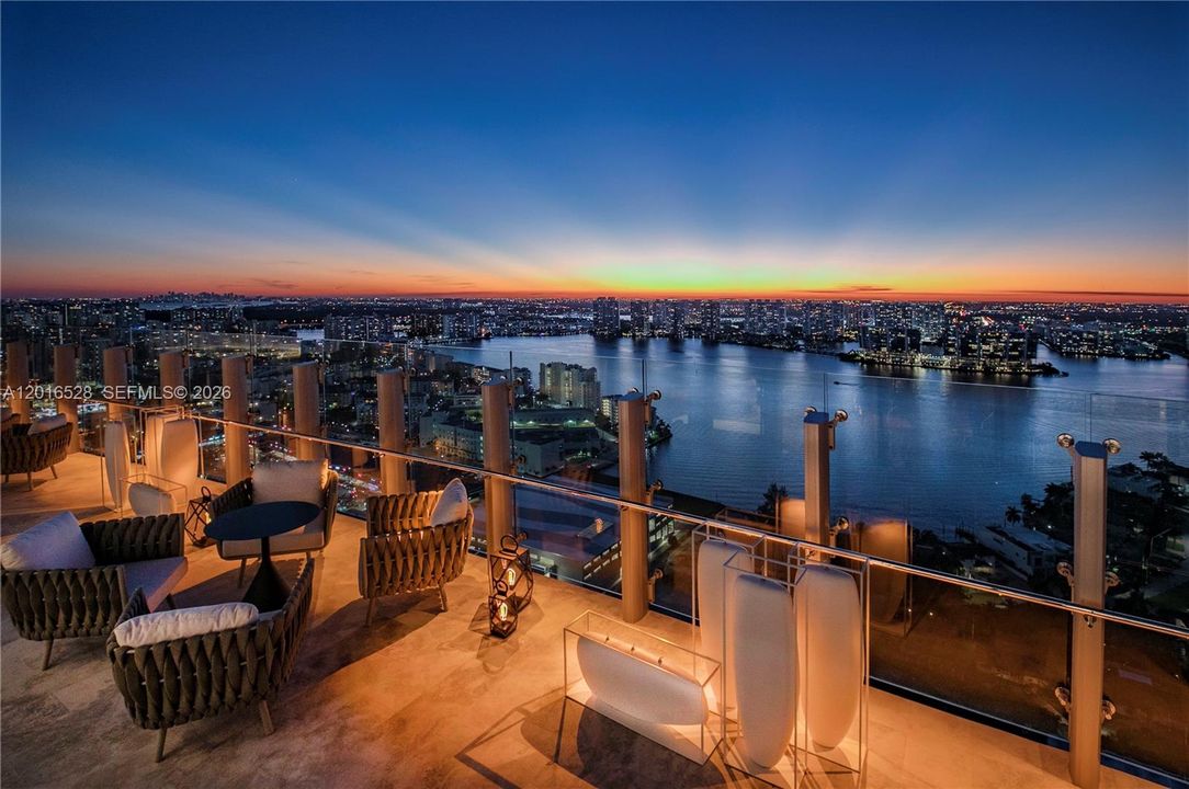 For Sale: $25,900,000 (6 beds, 9 baths, 10750 Square Feet)