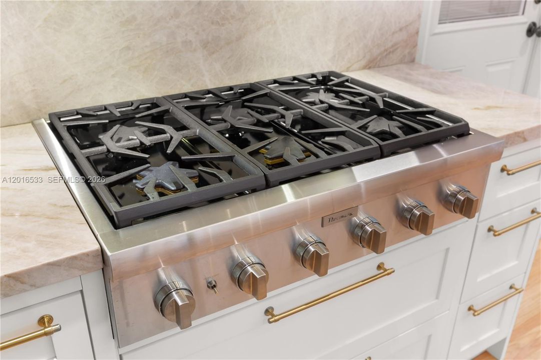 В аренду: $14,998 (3 спален, 2 ванн, 2127 Квадратных фут)