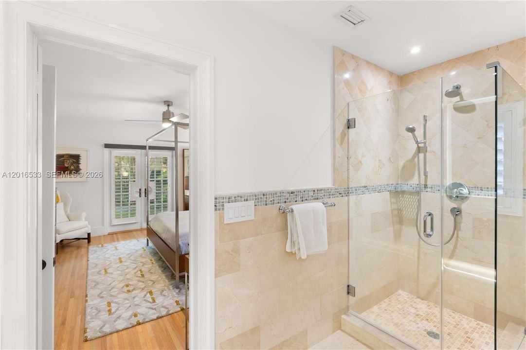 В аренду: $14,998 (3 спален, 2 ванн, 2127 Квадратных фут)