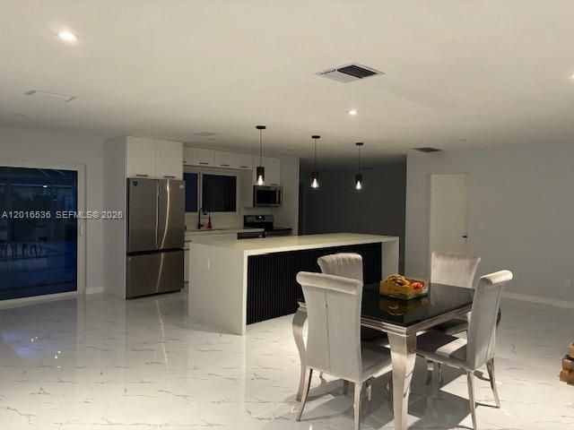 На продажу: $469,900 (4 спален, 3 ванн, 0 Квадратных фут)