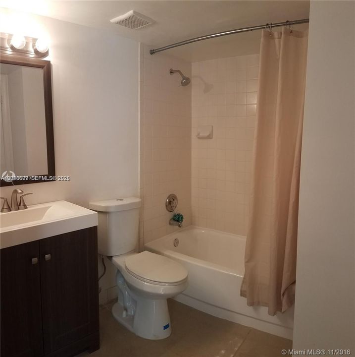 В аренду: $2,100 (2 спален, 2 ванн, 1120 Квадратных фут)
