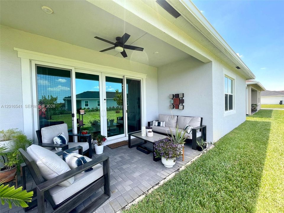For Sale: $510,000 (3 beds, 3 baths, 2032 Square Feet)