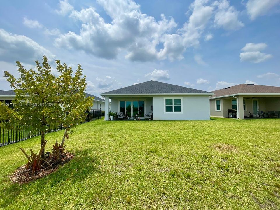 For Sale: $510,000 (3 beds, 3 baths, 2032 Square Feet)