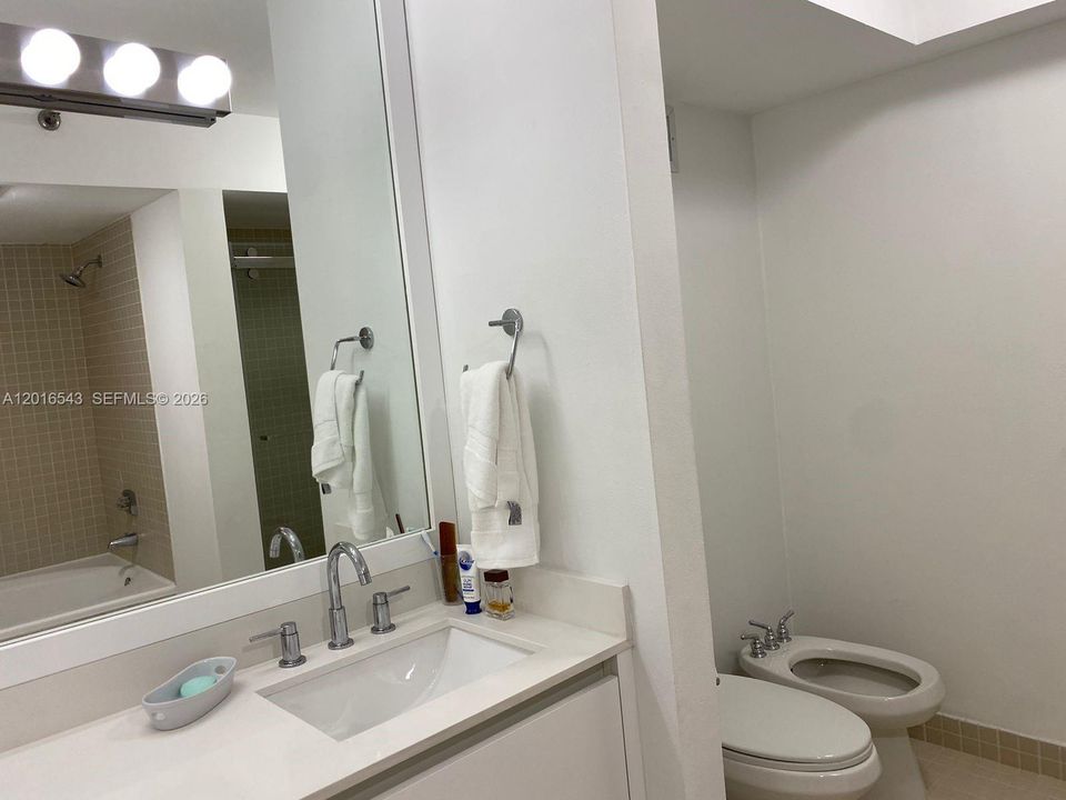 For Rent: $5,200 (2 beds, 2 baths, 1460 Square Feet)