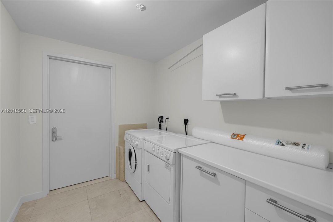 For Rent: $16,900 (4 beds, 4 baths, 2485 Square Feet)