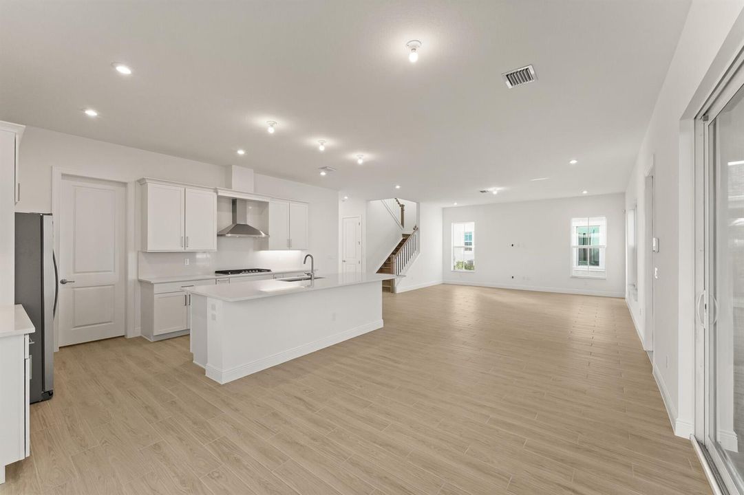US_SEF_BELLIS_LOT 201_DINING ROOM