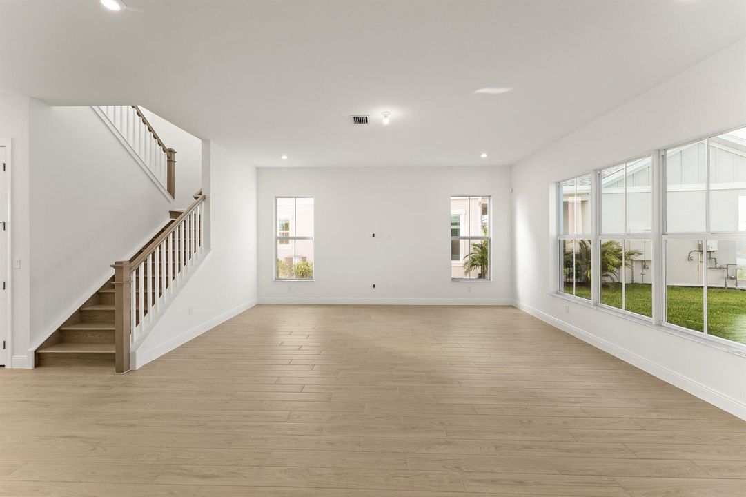 US_SEF_BELLIS_LOT 201_GREAT ROOM