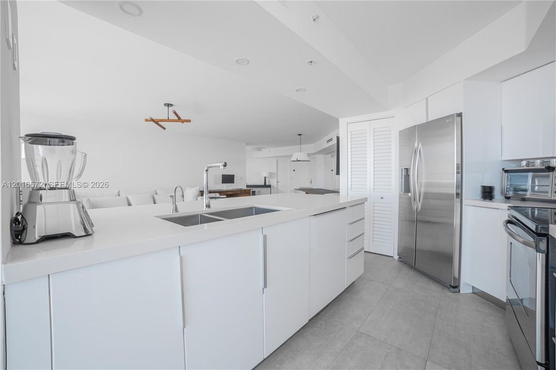For Sale: $1,450,741 (2 beds, 2 baths, 1400 Square Feet)