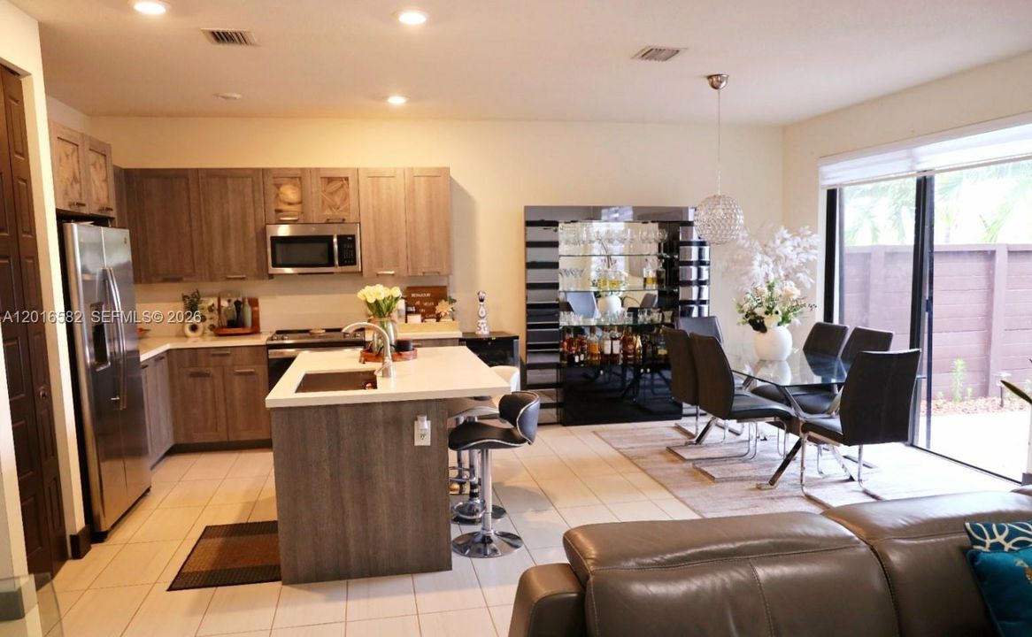 For Sale: $627,000 (4 beds, 3 baths, 1908 Square Feet)
