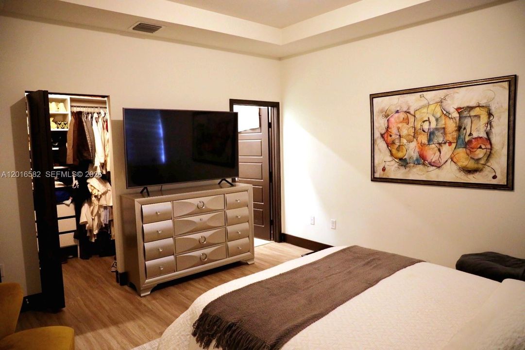 For Sale: $627,000 (4 beds, 3 baths, 1908 Square Feet)