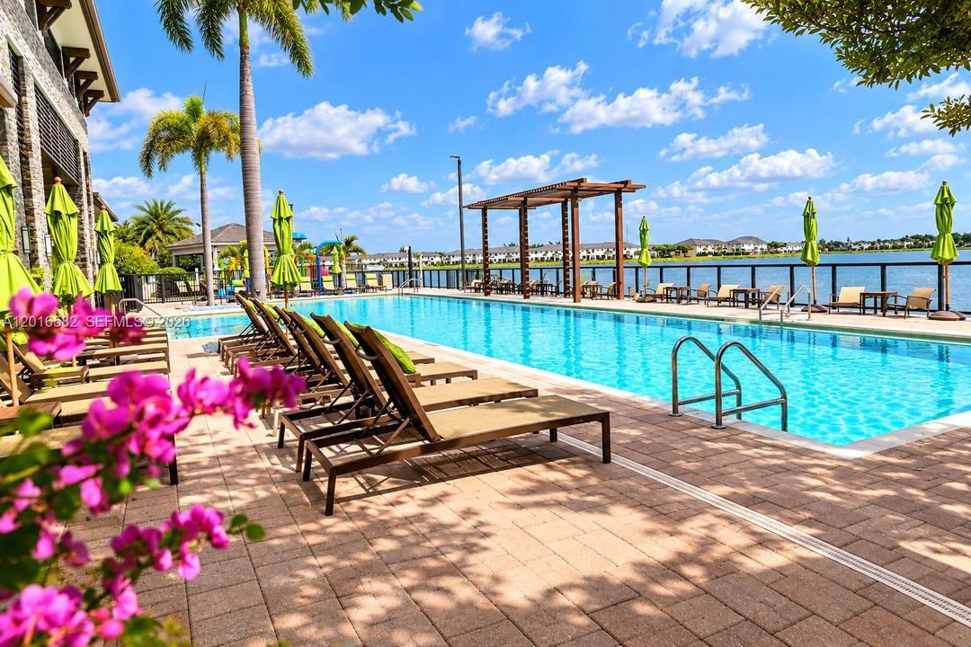 For Sale: $614,000 (4 beds, 3 baths, 1908 Square Feet)