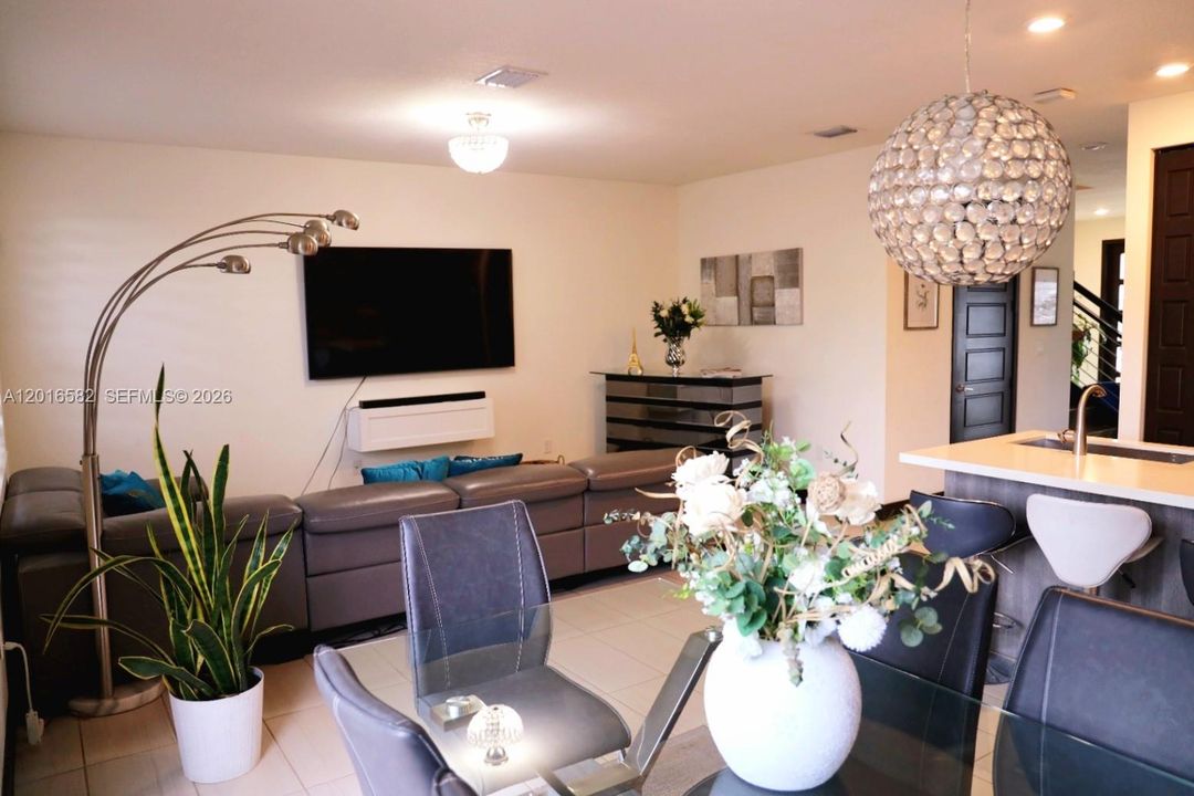 For Sale: $627,000 (4 beds, 3 baths, 1908 Square Feet)