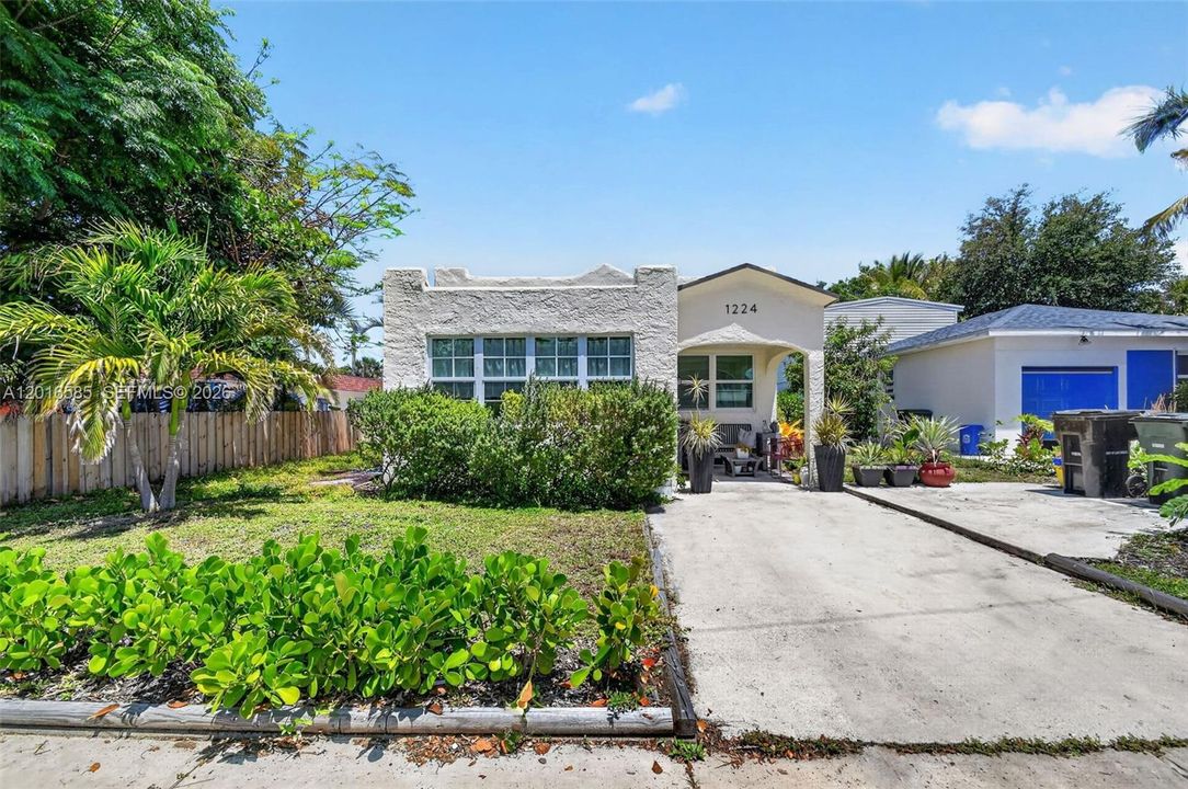 For Sale: $649,999 (4 beds, 3 baths, 1792 Square Feet)