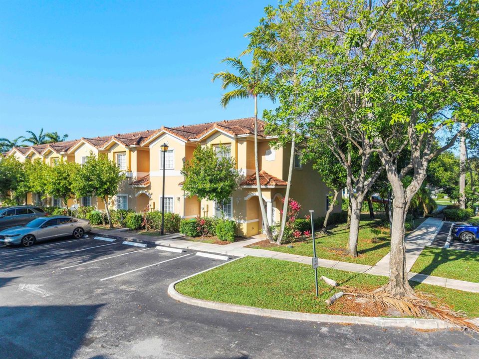 5910 Riverside Ave_001