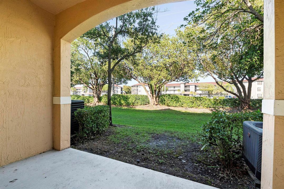 5910 Riverside Ave_039