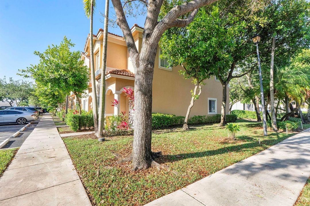 5910 Riverside Ave_049
