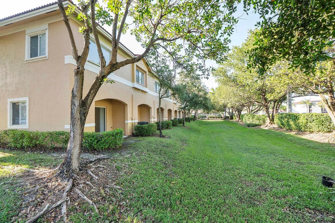 5910 Riverside Ave_044