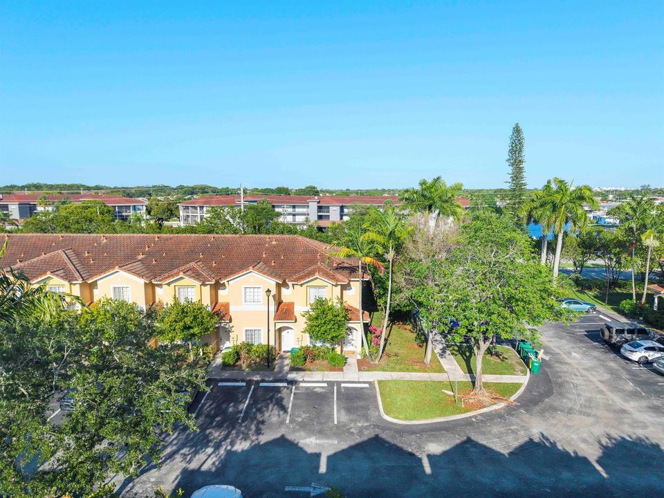 5910 Riverside Ave_003