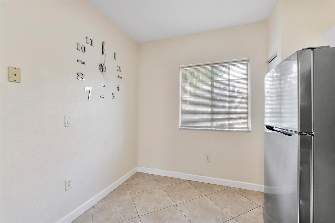 5910 Riverside Ave_015