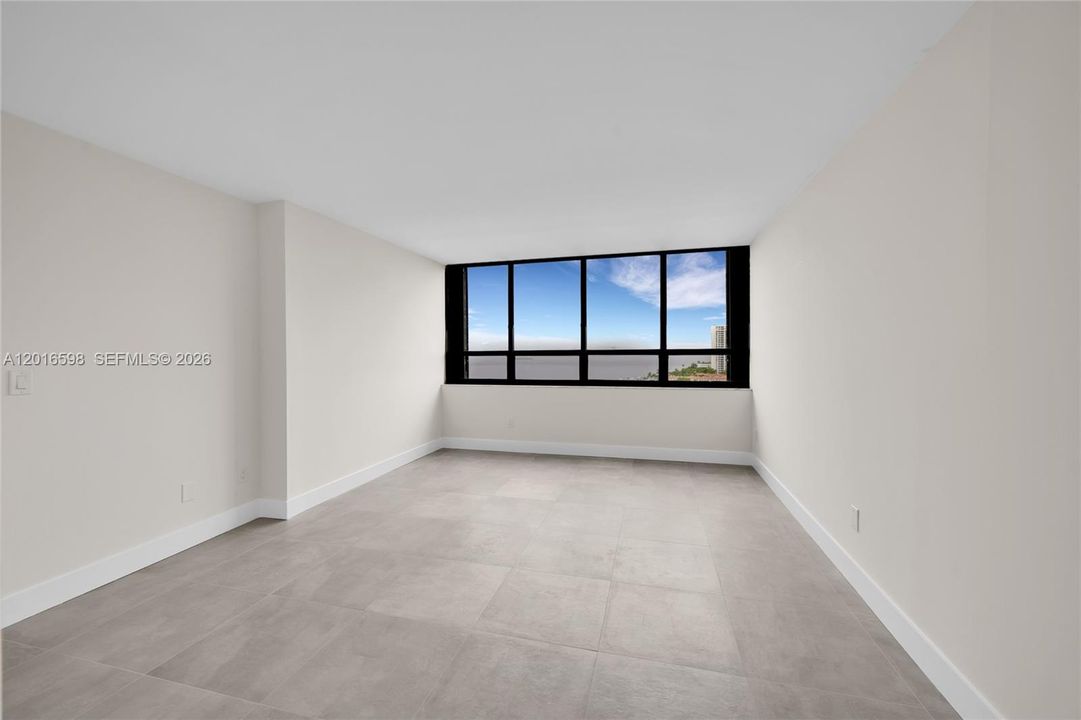 Active With Contract: $4,600 (2 beds, 2 baths, 1811 Square Feet)