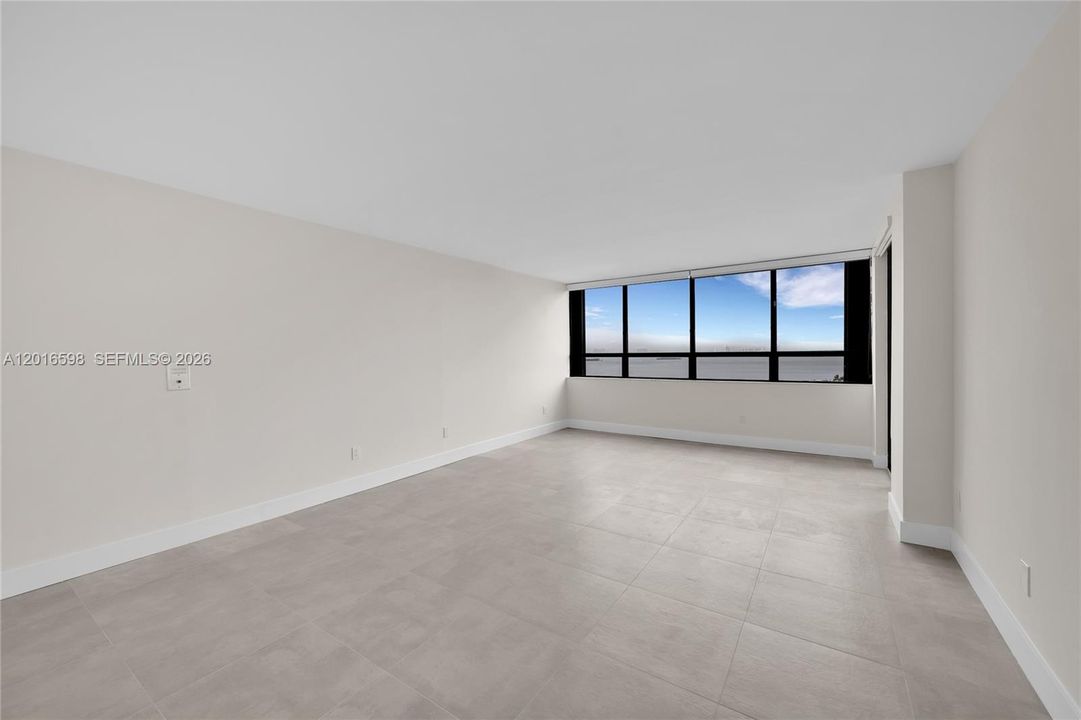 Active With Contract: $4,600 (2 beds, 2 baths, 1811 Square Feet)