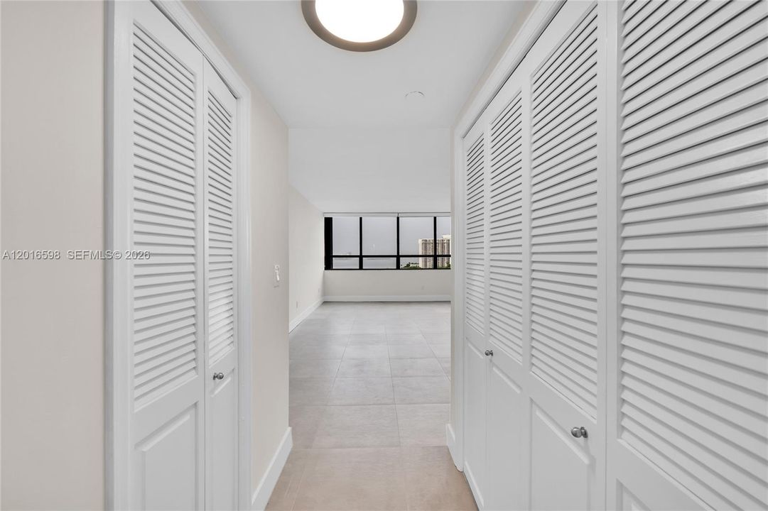 Active With Contract: $4,600 (2 beds, 2 baths, 1811 Square Feet)