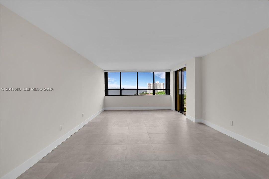 Active With Contract: $4,600 (2 beds, 2 baths, 1811 Square Feet)