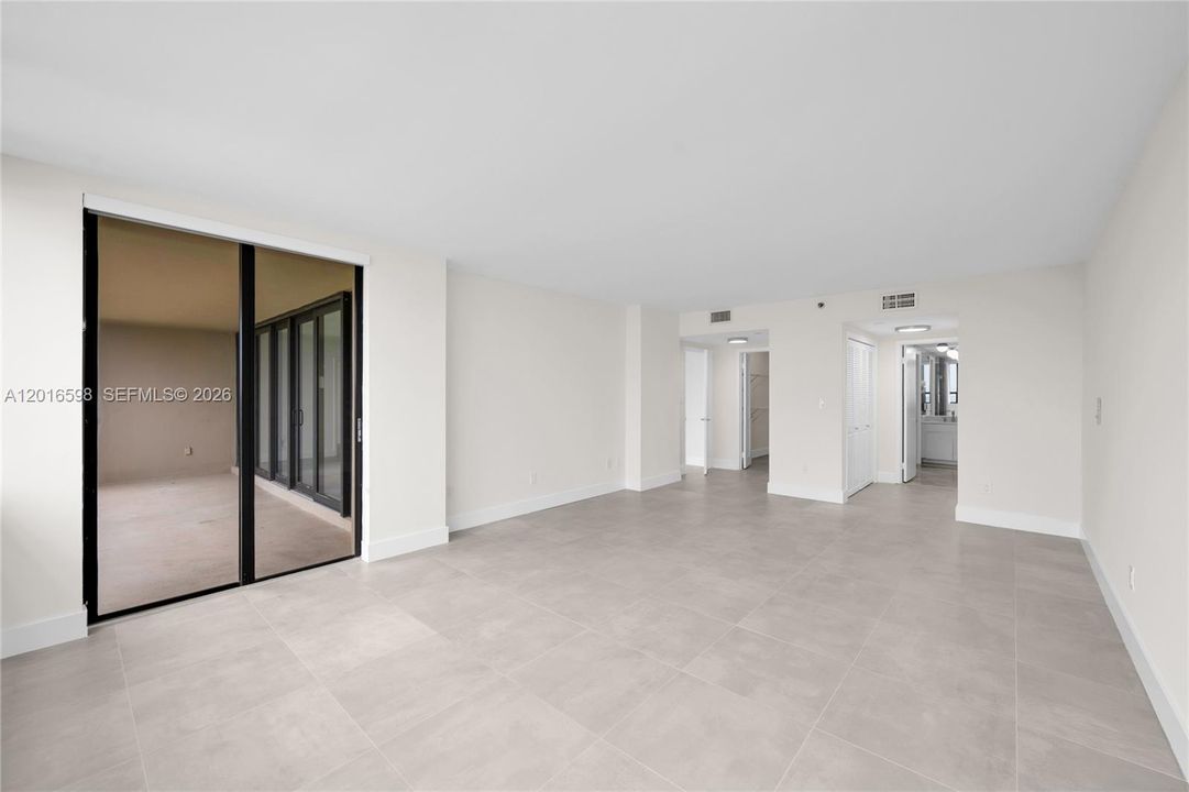 Active With Contract: $4,600 (2 beds, 2 baths, 1811 Square Feet)
