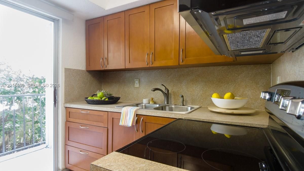 Activo con contrato: $2,690 (1 camas, 1 baños, 850 Pies cuadrados)