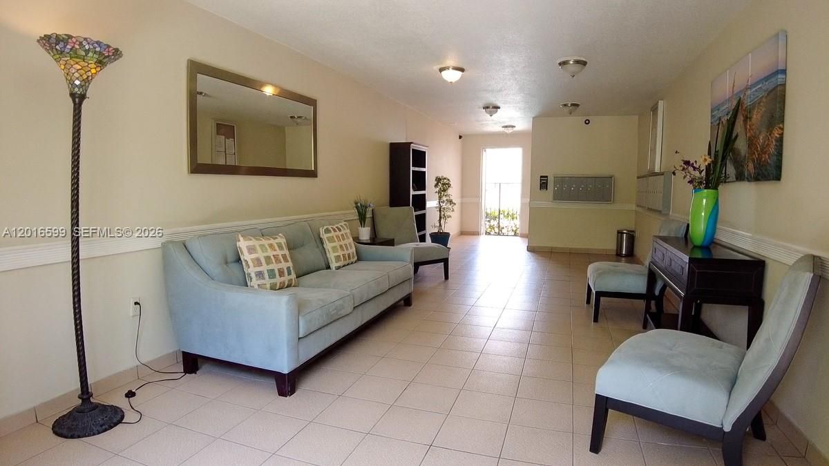 Activo con contrato: $2,690 (1 camas, 1 baños, 850 Pies cuadrados)