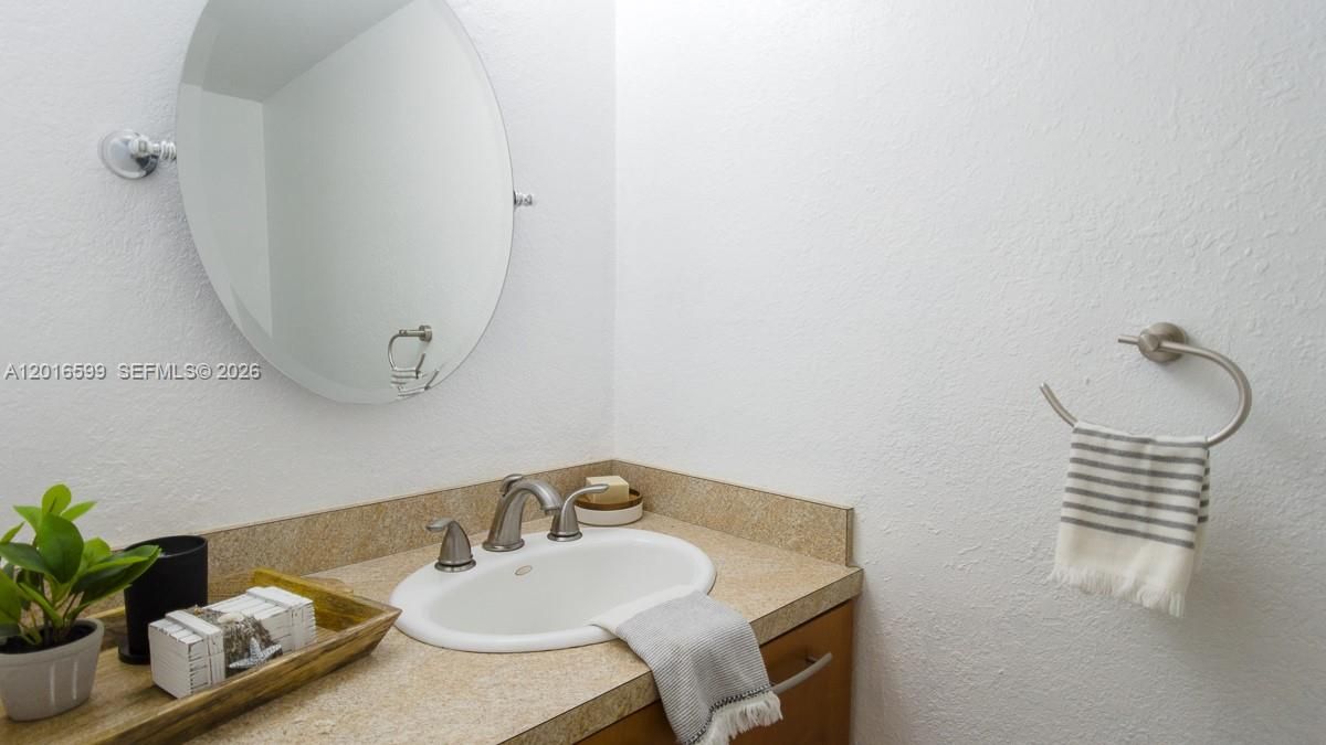 Activo con contrato: $2,690 (1 camas, 1 baños, 850 Pies cuadrados)