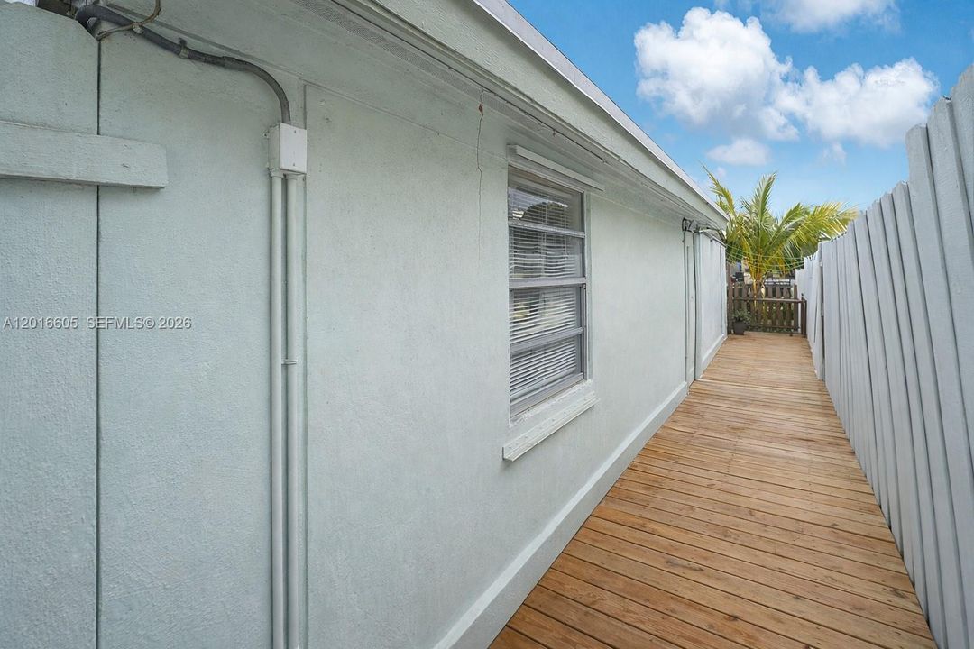 Activo con contrato: $640,000 (3 camas, 1 baños, 1088 Pies cuadrados)