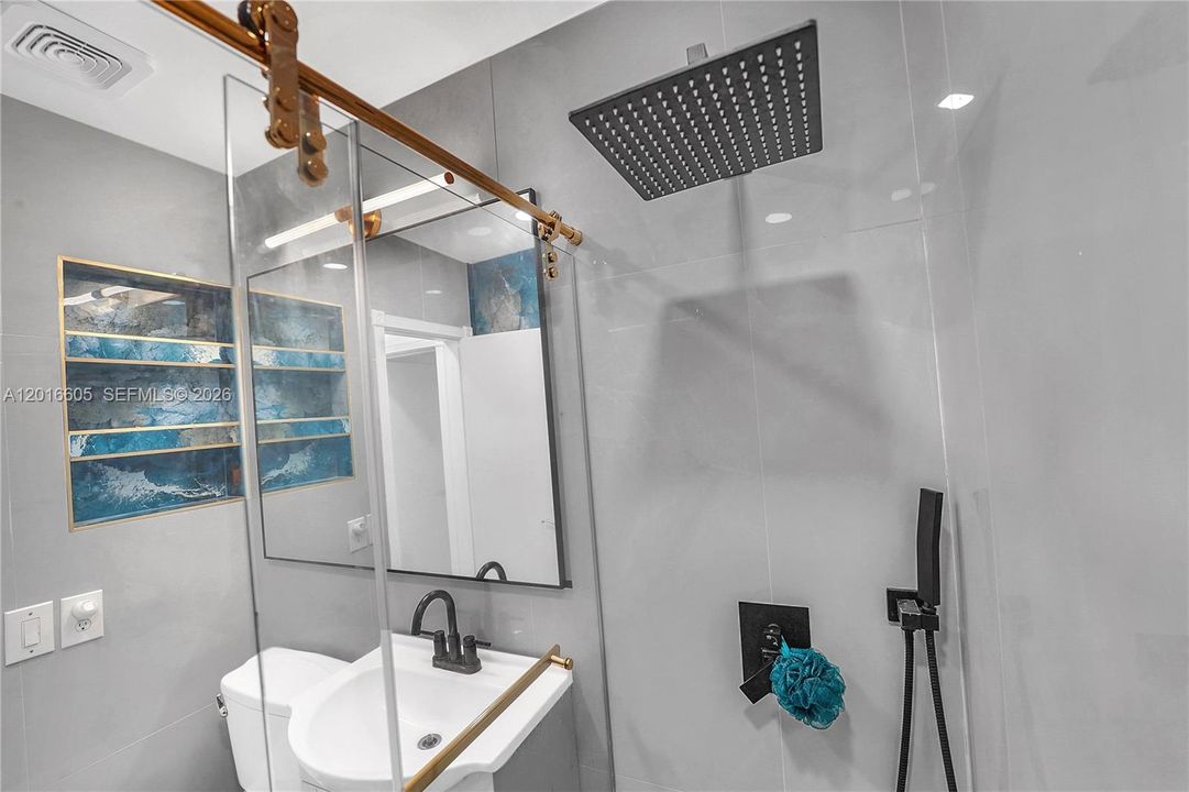 Activo con contrato: $640,000 (3 camas, 1 baños, 1088 Pies cuadrados)