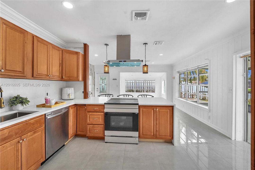 Activo con contrato: $640,000 (3 camas, 1 baños, 1088 Pies cuadrados)