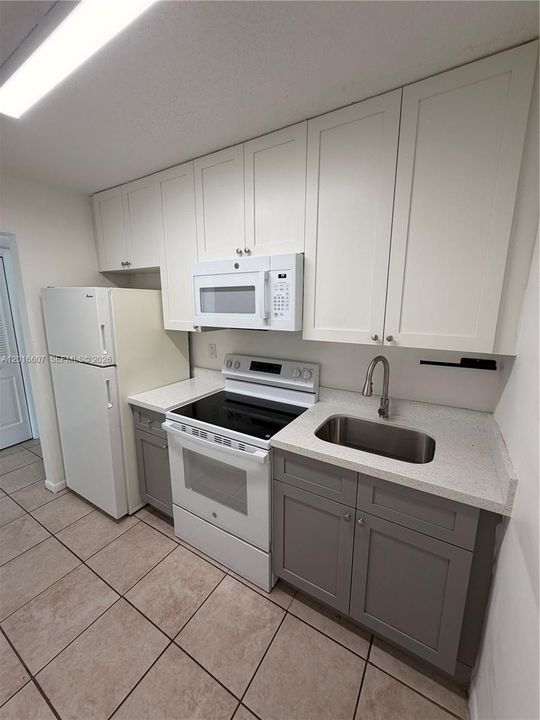 For Rent: $1,500 (0 beds, 1 baths, 429 Square Feet)