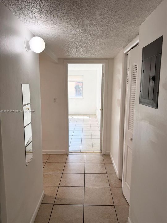 For Rent: $1,500 (0 beds, 1 baths, 429 Square Feet)