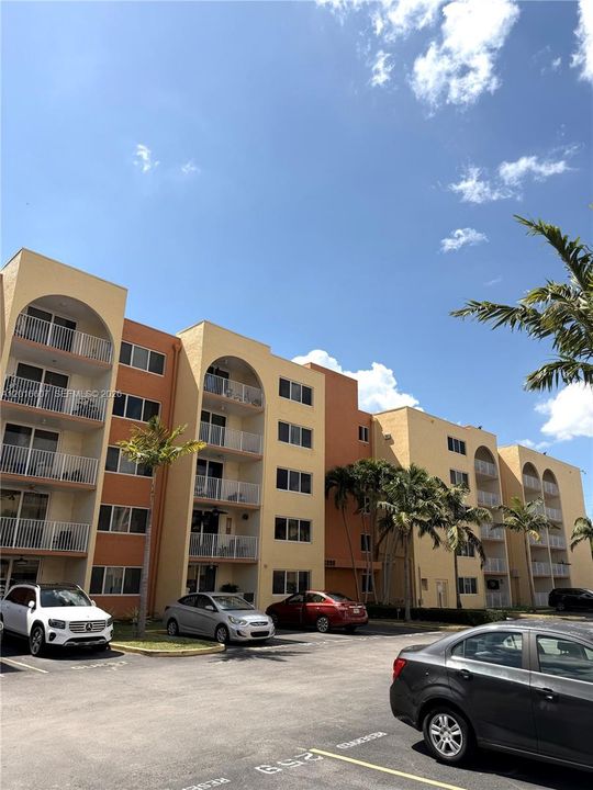 For Rent: $1,500 (0 beds, 1 baths, 429 Square Feet)