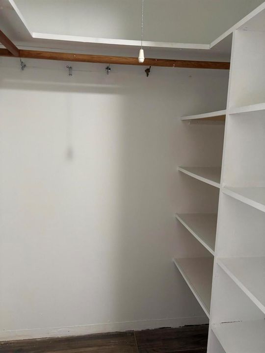 CLOSET