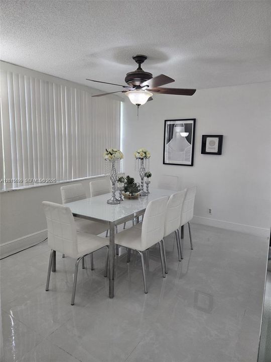For Sale: $230,000 (2 beds, 2 baths, 965 Square Feet)