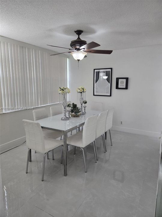 For Sale: $230,000 (2 beds, 2 baths, 965 Square Feet)