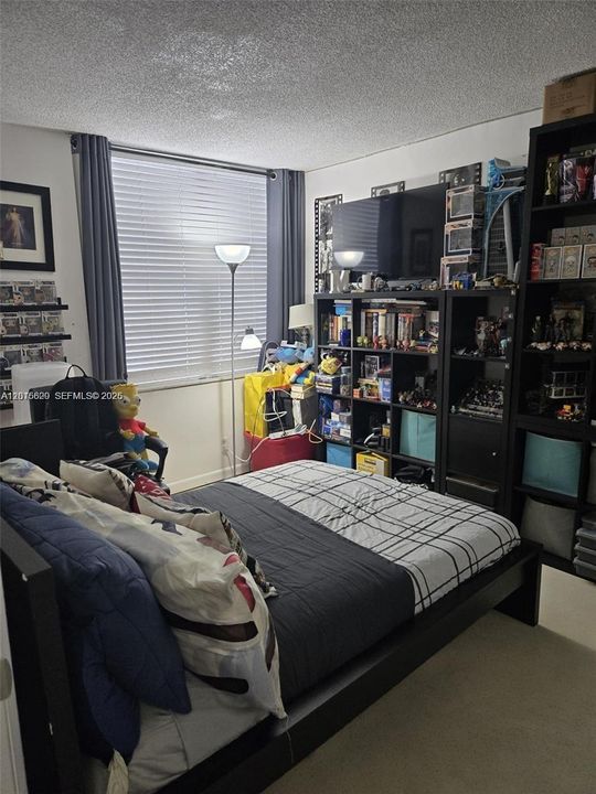 For Sale: $230,000 (2 beds, 2 baths, 965 Square Feet)