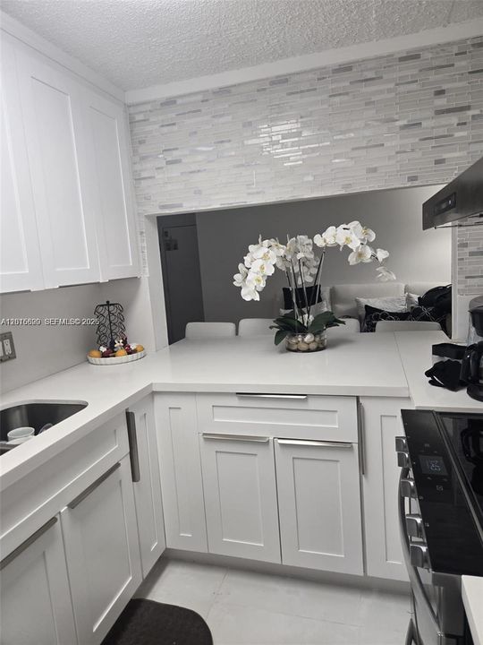 For Sale: $230,000 (2 beds, 2 baths, 965 Square Feet)